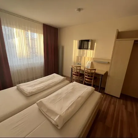 Autohof Hotel 3*