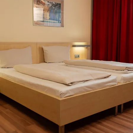 Autohof Отель 3*