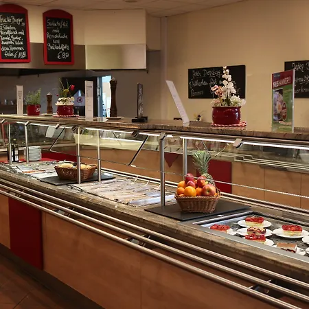 Отель Autohof 3*