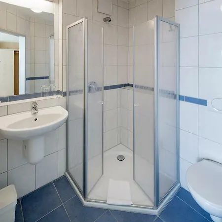 Отель Autohof 3*