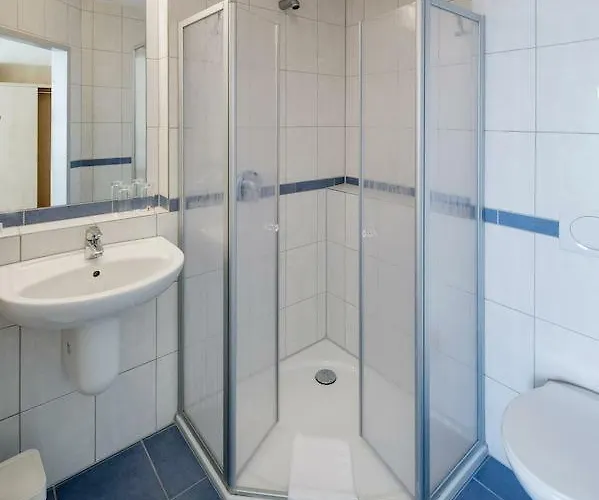 Hotel Autohof 3*